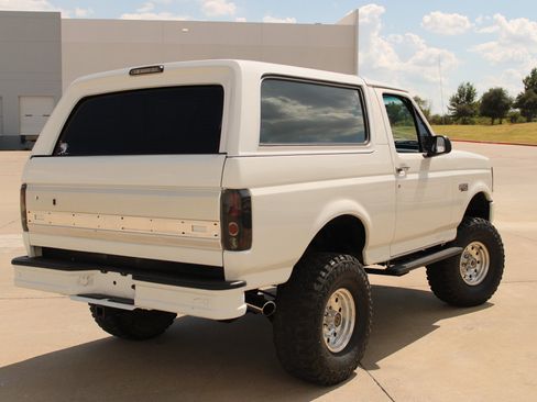 Used 1993 Ford Bronco XLT AWD/4WD image 15