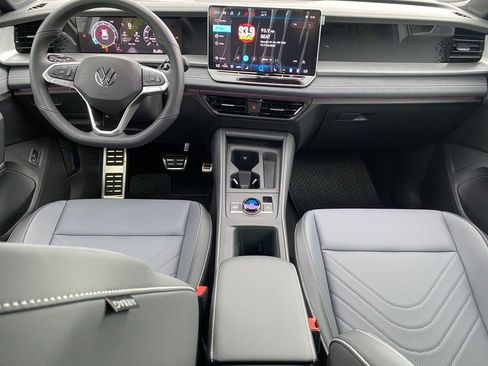 New 2026 Volkswagen Tiguan SE R-Line image 11