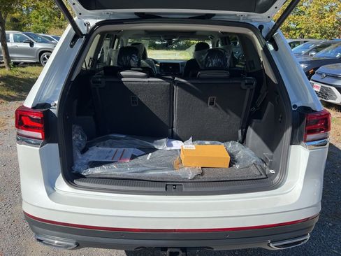 New 2026 Volkswagen Atlas SE image 13