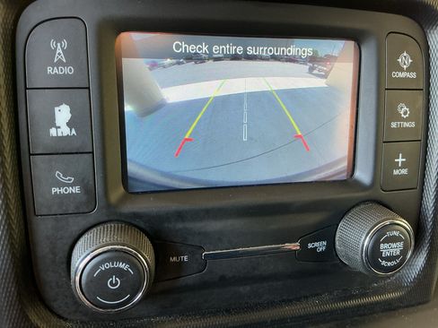 Used 2019 Jeep Wrangler Sport AWD/4WD image 18