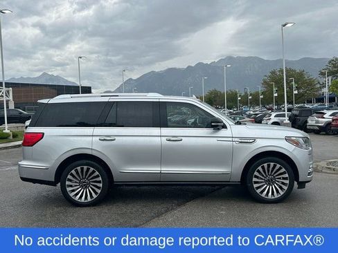Used 2019 Lincoln Navigator Reserve image 2
