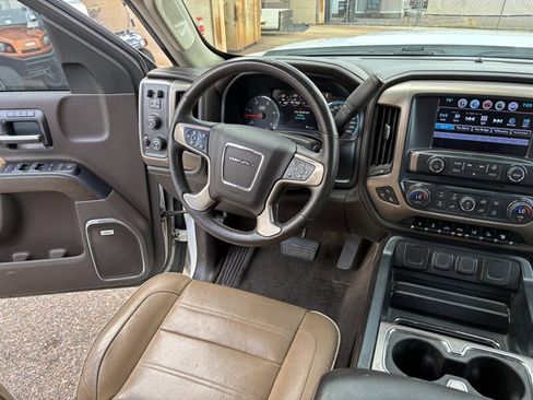 Used 2017 GMC Sierra 2500 Denali w/ Duramax Plus Package image 26