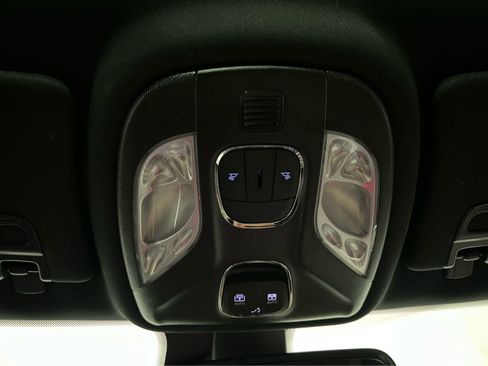 Used 2025 Jeep Compass Limited w/ Sun & Sound Group AWD/4WD image 16