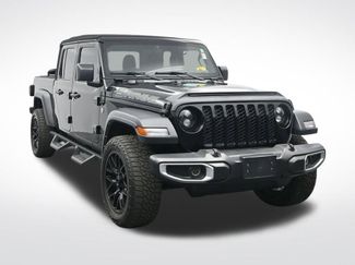 Used 2023 Jeep Gladiator Sport AWD/4WD video 3