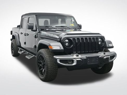 Used 2023 Jeep Gladiator Sport AWD/4WD image 3