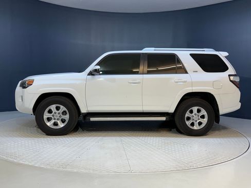 Used 2016 Toyota 4Runner SR5 Premium image 2