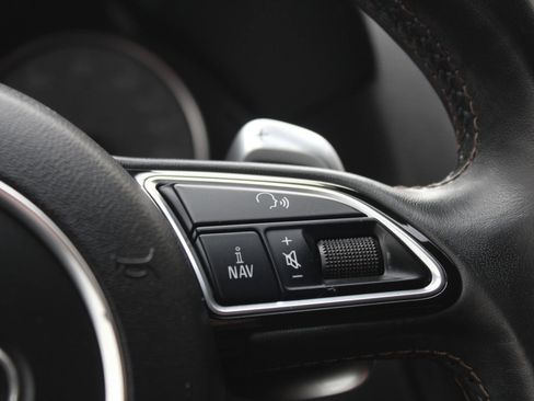 Used 2015 Audi SQ5 Prestige w/ Prestige Package image 29