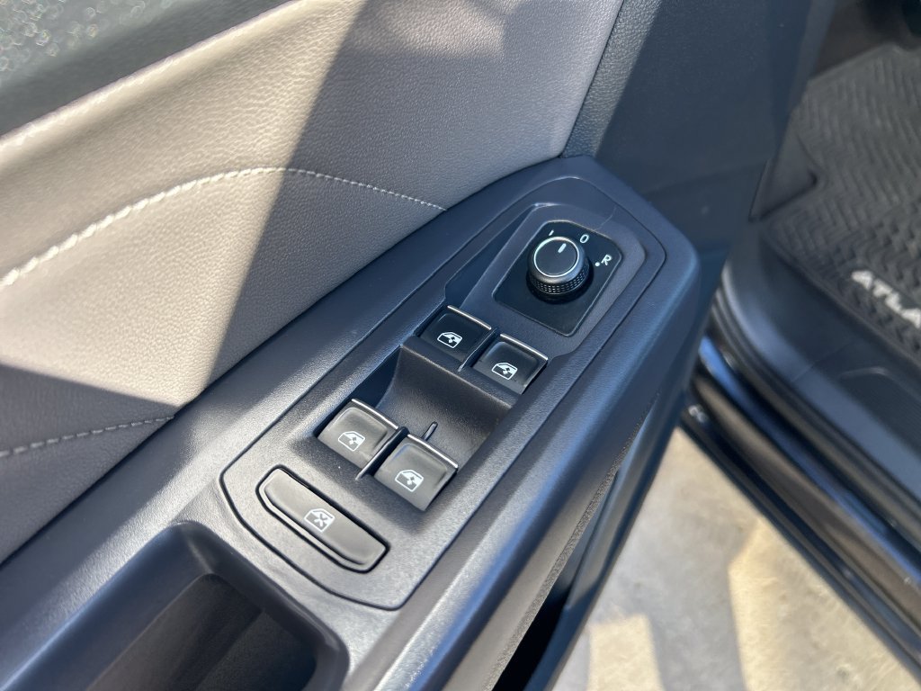 Used 2021 Volkswagen Atlas SE AWD/4WD image 12