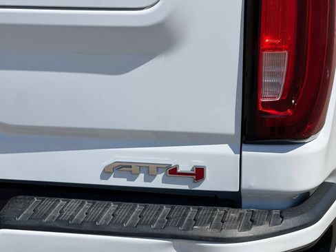 Used 2021 GMC Sierra 2500 AT4 w/ AT4 Premium Plus Package AWD/4WD image 23