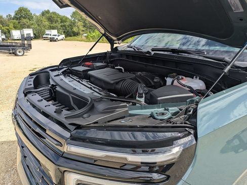 New 2026 Chevrolet Suburban RST w/ Comfort Package AWD/4WD image 43