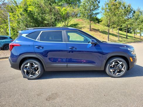 New 2026 Kia Seltos EX FWD image 22