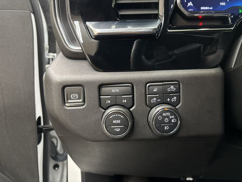 Used 2024 Chevrolet Silverado 1500 LTZ AWD/4WD image 18