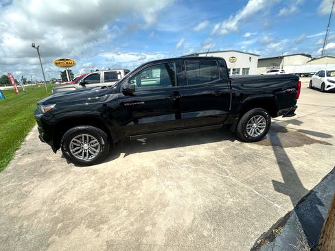 Used 2023 Chevrolet Colorado LT w/ LT Convenience Package II image 22