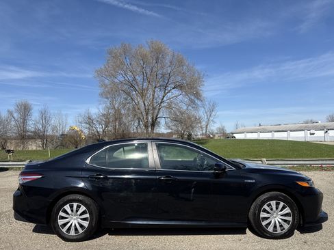 Used 2020 Toyota Camry LE w/ Fleet Convenience Package image 4
