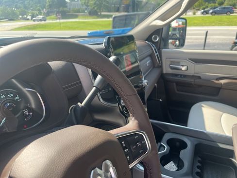 Used 2025 RAM 2500 Laramie AWD/4WD image 35