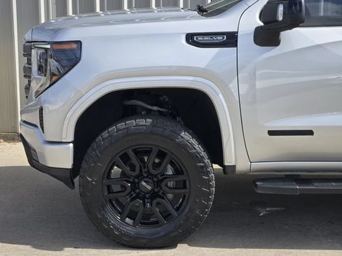 Used 2022 GMC Sierra 1500 Elevation w/ Elevation Premium Package RWD image 12