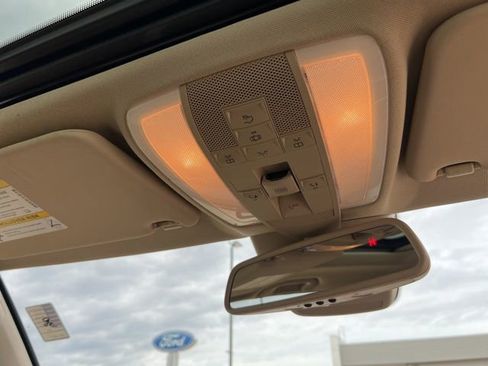 Used 2015 Mercedes-Benz GLK 350 2WD image 37