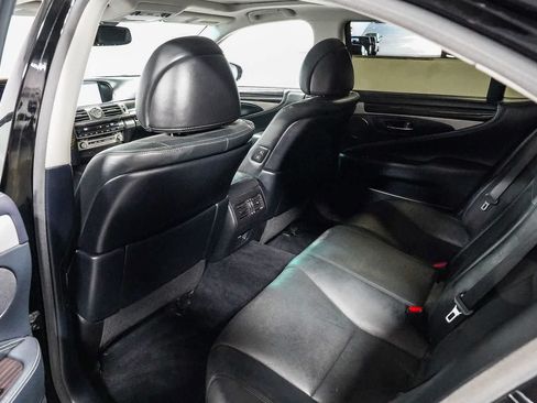 Used 2016 Lexus LS 460 w/ Comfort Package RWD image 19