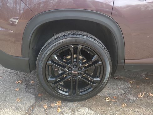 Used 2025 GMC Acadia Elevation w/ LPO, All-Weather Package image 12