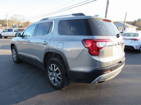 Used 2023 GMC Acadia SLT w/ Preferred Package image 7
