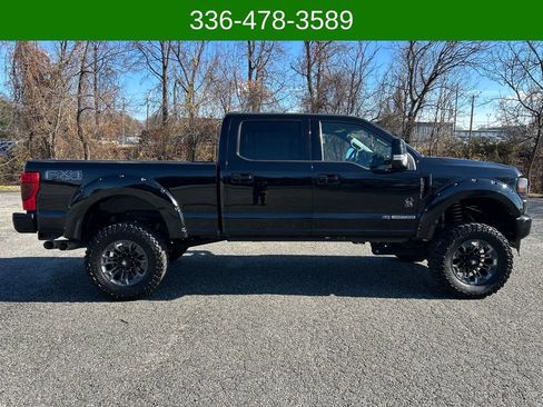 Used 2022 Ford F250 Lariat w/ Black Appearance Package image 6