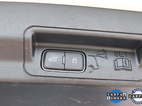 Used 2020 Ford Explorer XLT w/ Comfort Package image 13