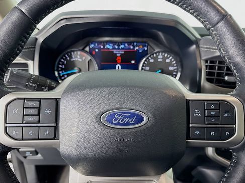 Used 2023 Ford Expedition XLT image 16