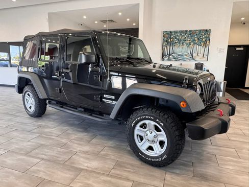 Used 2016 Jeep Wrangler Unlimited Sport w/ Connectivity Group AWD/4WD image 5