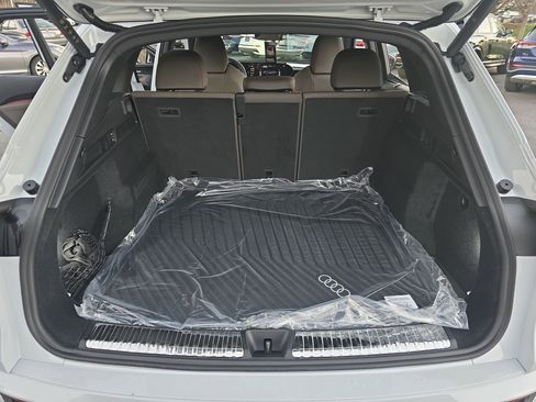 New 2025 Audi Q5 Prestige image 12