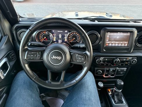 Used 2020 Jeep Gladiator Sport image 12