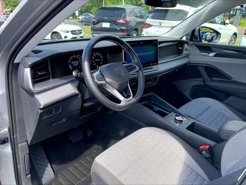 Used 2025 Volkswagen Tiguan S AWD/4WD image 4