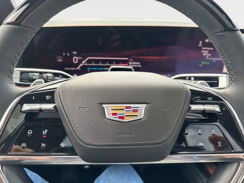 Certified 2026 Cadillac Escalade Platinum Sport w/ LPO, ONYX Package AWD/4WD image 30