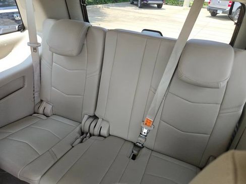Used 2017 Cadillac Escalade Premium Luxury AWD/4WD image 13