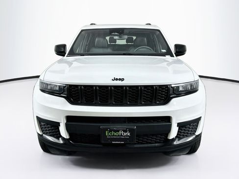 Used 2024 Jeep Grand Cherokee L Laredo AWD/4WD image 2
