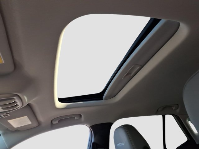 Used 2026 Chevrolet Trax ACTIV w/ Sunroof Package FWD image 27