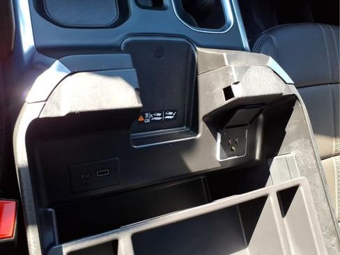 Used 2025 Chevrolet Silverado 1500 High Country image 32