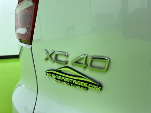 Used 2019 Volvo XC40 T5 R-Design AWD/4WD image 12