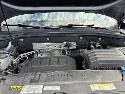 Used 2025 Volkswagen Atlas SE AWD/4WD image 23