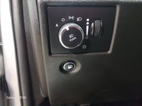 Used 2018 Jeep Grand Cherokee Overland AWD/4WD image 29