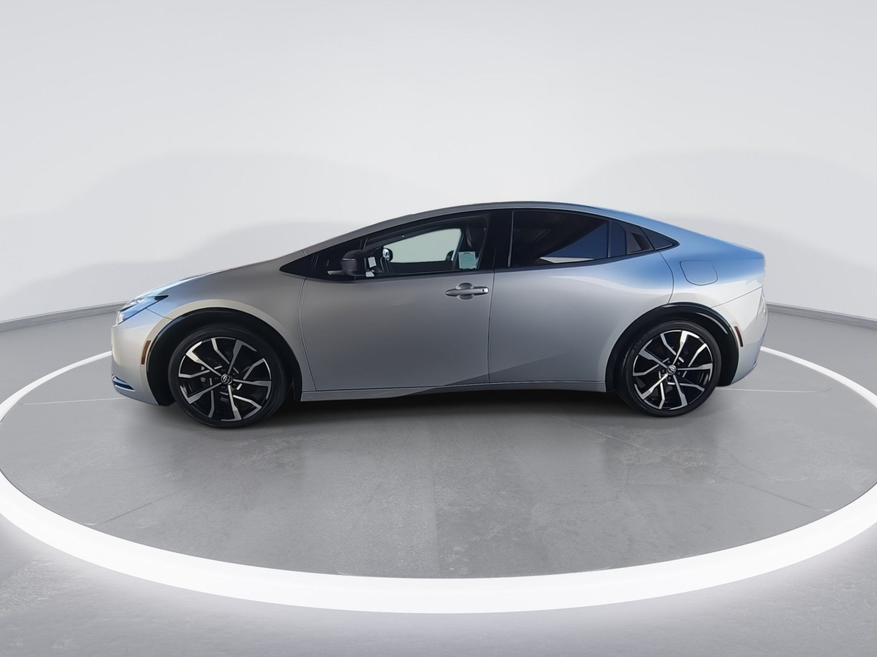 Used 2023 Toyota Prius Prime Premium FWD image 5