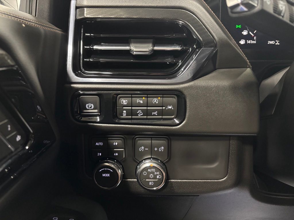 Used 2026 GMC Yukon XL AT4 w/ AT4 Premium Package AWD/4WD image 17