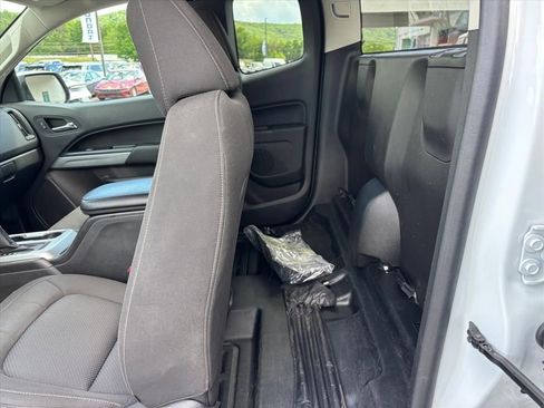 Used 2022 Chevrolet Colorado LT w/ Fleet Safety Package RWD image 10