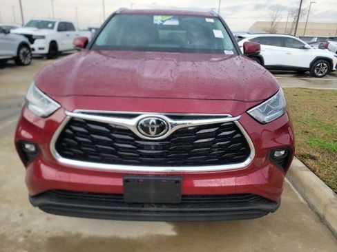 Used 2022 Toyota Highlander Limited image 2