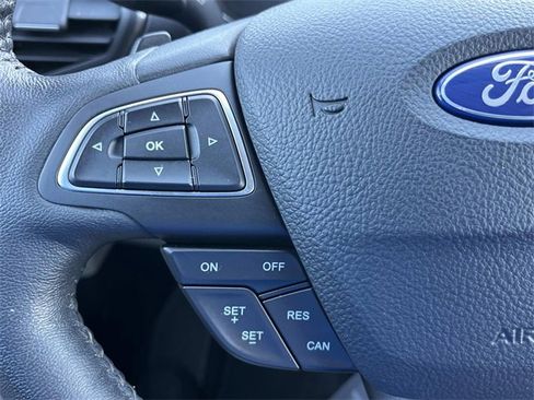 Used 2017 Ford Escape Titanium image 32