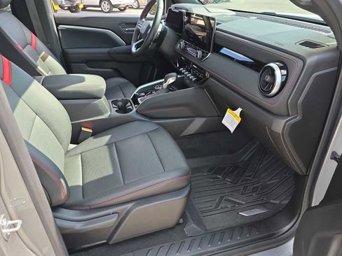Used 2023 Chevrolet Colorado Z71 w/ Z71 Convenience Package 2 image 24