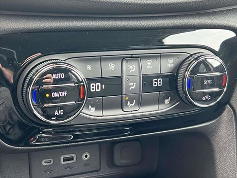 Used 2023 Buick Encore GX Select w/ Sport Touring Package image 31