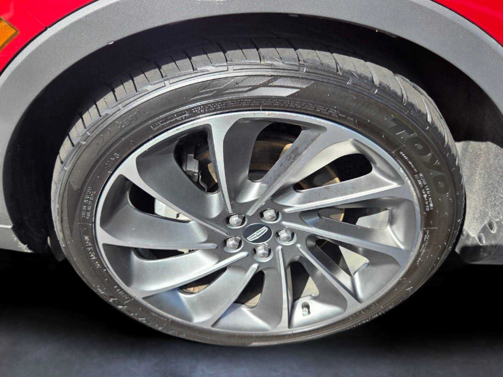 Used 2020 Lincoln Nautilus Reserve w/ Equipment Group 201A FWD image 9