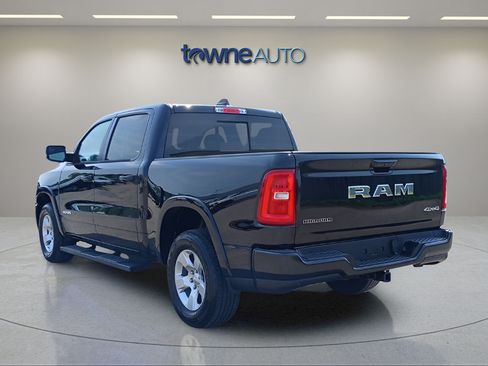 Used 2025 RAM 1500 Big Horn AWD/4WD image 3