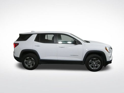 Used 2025 GMC Terrain Elevation AWD/4WD image 2