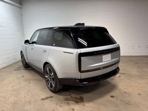 Used 2024 Land Rover Range Rover SE AWD/4WD image 9